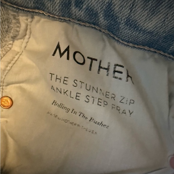 MOTHER The Stunner Zip Ankle Step Fray Jeans in Rolling in the Bushes Size 29 - Picture 9 of 10
